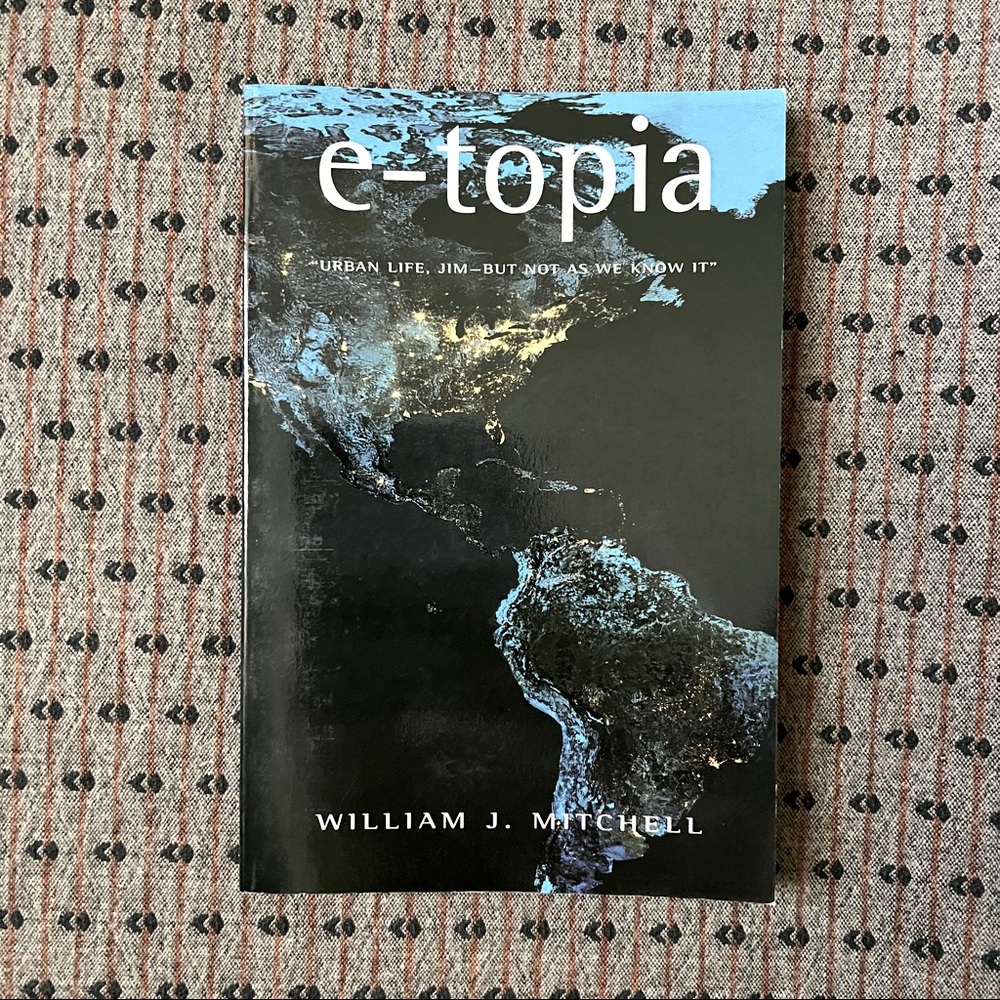 Book . e-topia